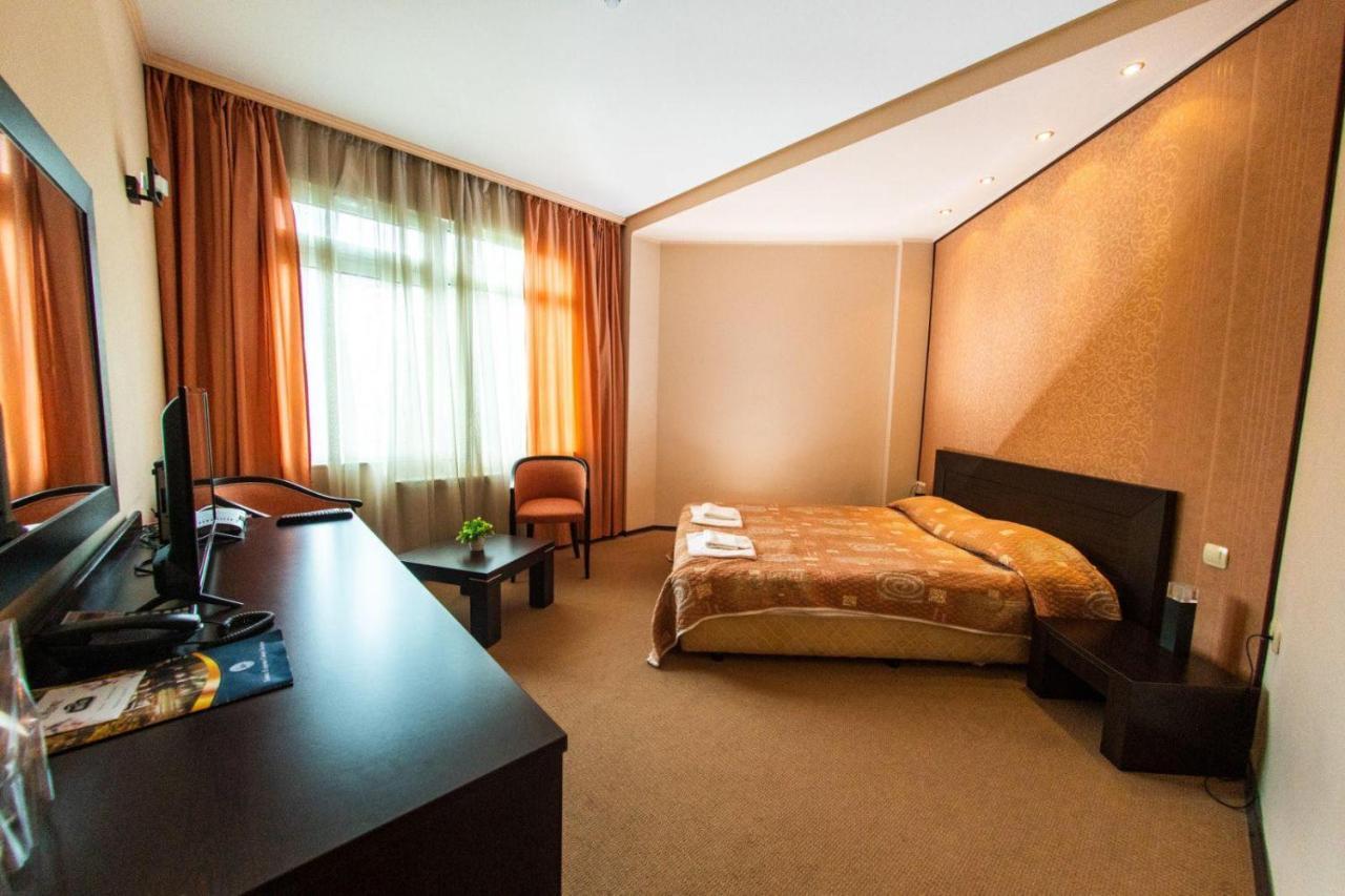 Hotel Ezeroto Stara Zagora Eksteriør bilde